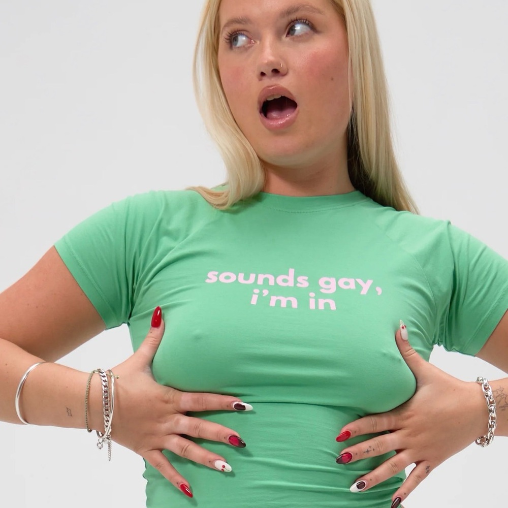 Ruby Loot t shirt in size small SOUNDS GAY, I'M IN - Picture 1 of 9